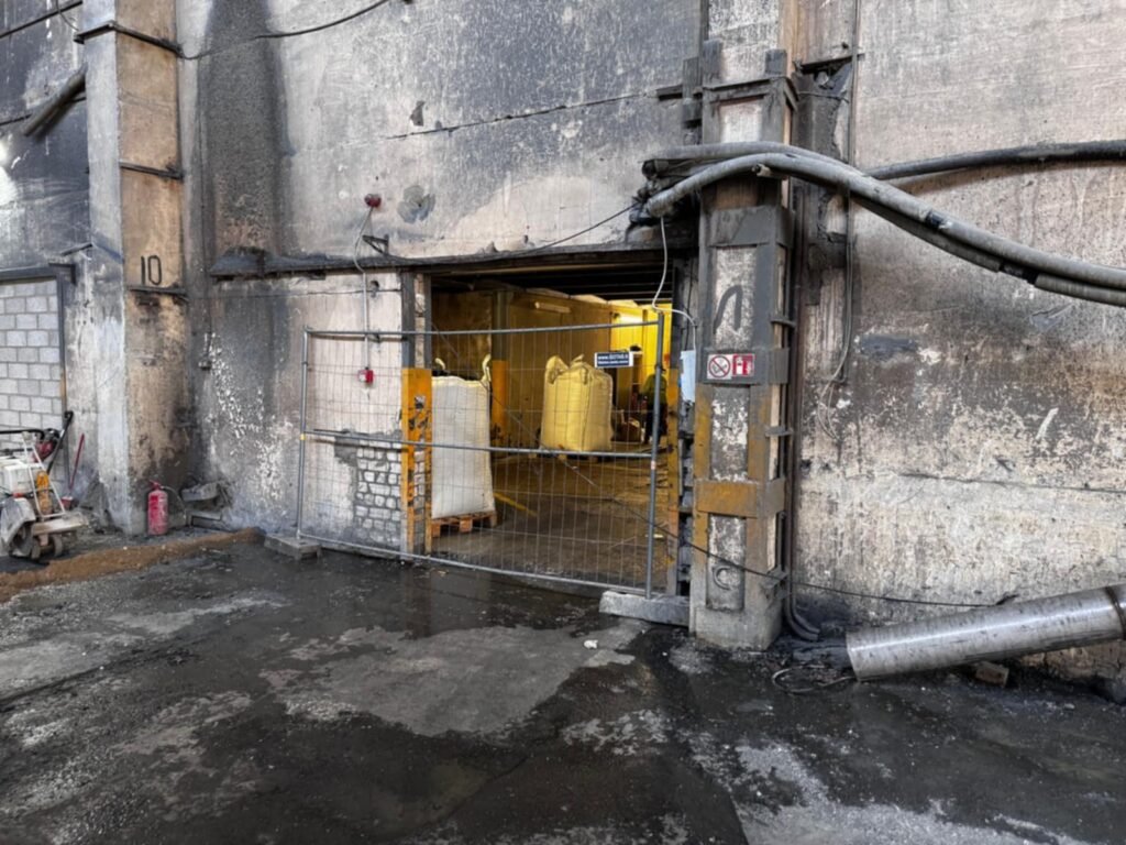 7ef993bd-cdd3-42ac-a3fe-666b169210d6